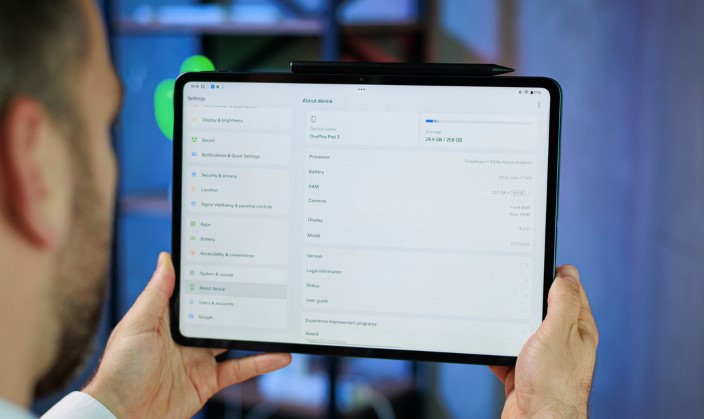 Компания OnePlus может выпустить планшет-монстра с большим экраном… и не только